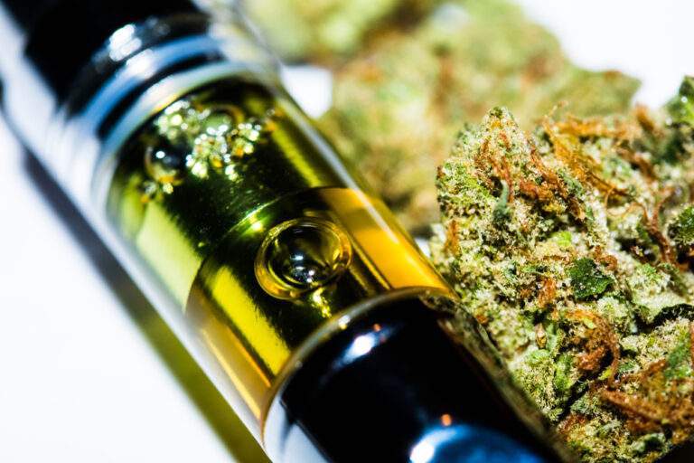 What to Look for When Buying Cannabis Oil | Chronic Therapy